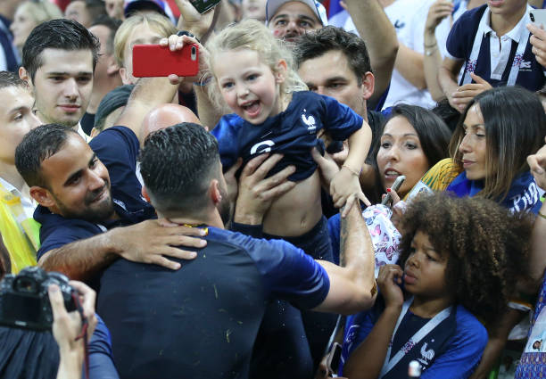 称这些行为 称这些行为